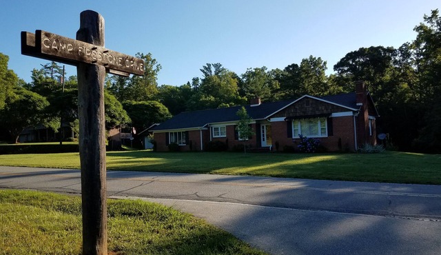 Centrally located at Lake James. Close to Lake James State Park - Paddy's Creek