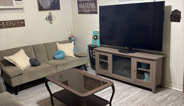 Charming 2-bedroom house with WiFi, in lovely Plainview. Perfect for a family. in Plainview