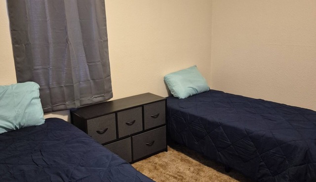 Charming 2-bedroom townhome with WiFi, AC in brilliant Bismarck
