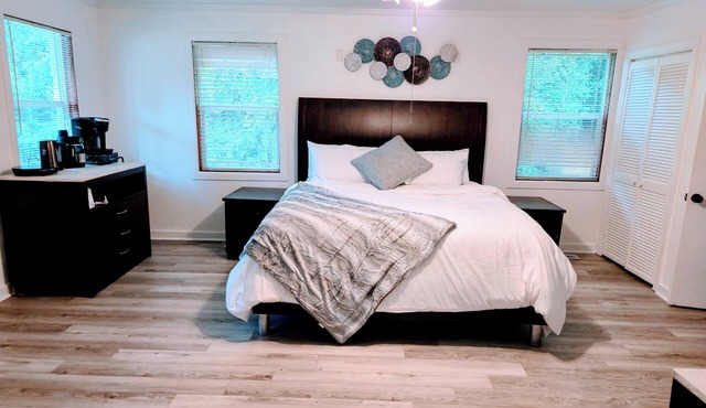 Charming 2-bedroom Suite w/Impressive Kitchenette in Fayetteville, NC