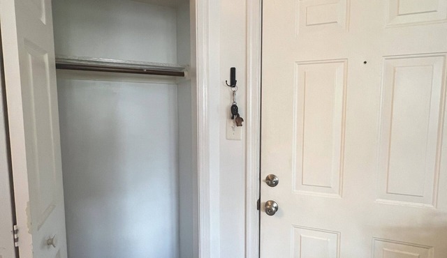 Charming 2-bedroomCondo in Hampstead MD