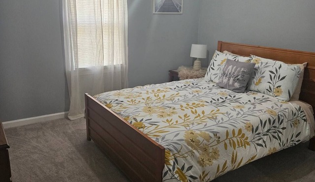 Charming 3-bedroom house with AC and WiFi near Downtown Elizabeth City