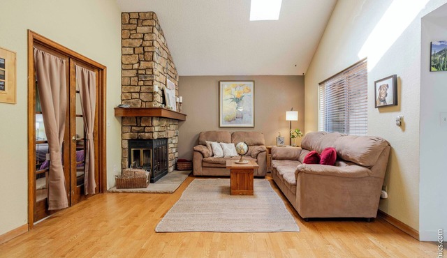 Charming 3-bedroom condo with AC in Boulder