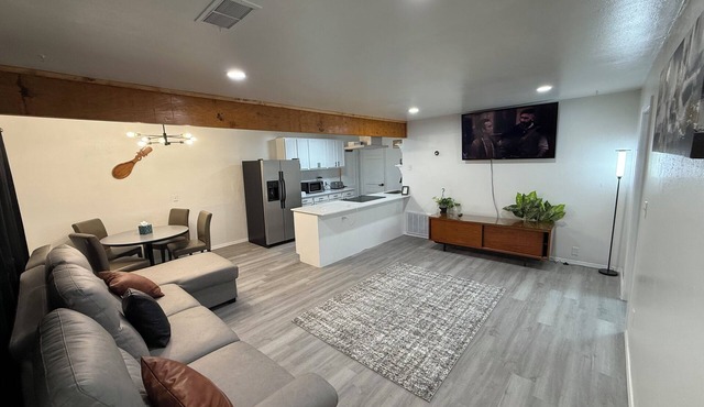 Charming 3-bedroom with WiFi and AC in Midwest City