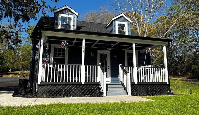 Charming 3-bedroom completely remodeled country house in Tappahannock with AC