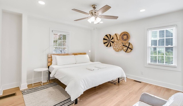 Charming 3BR Home in Chamblee | Local Experience