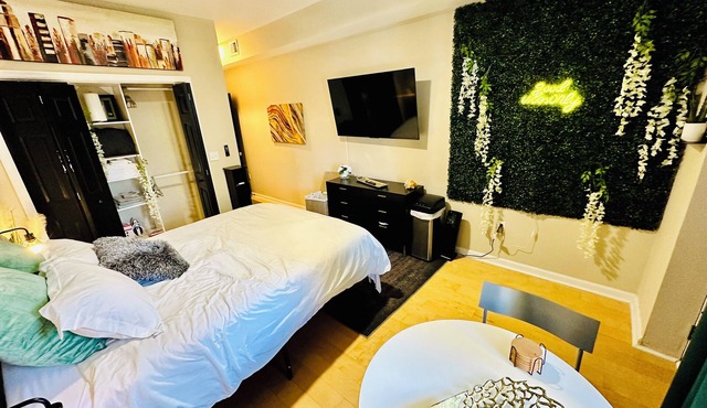 Charming 5 Star Private Room in Safe Neighborhood! MUST SEE!