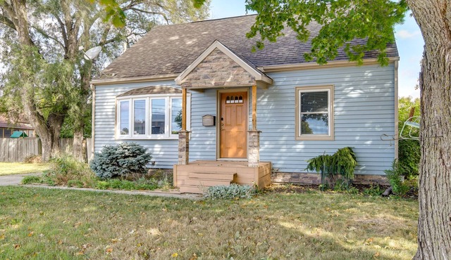 Charming Ames Home: 1 Mi to Iowa State University!