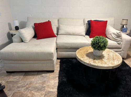 Charming Basement Studio Oasis!
