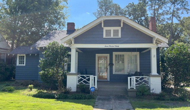 Charming Bungalow with rocking chair front porch in the heart of Anderson!