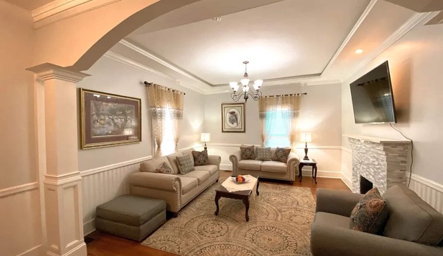 Charming Colonial 3 Bedroom Home near UNCC