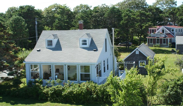 Charming Cottage With Ocean Views in Biddeford Pool. 200 Yards to 2 Mile Beach