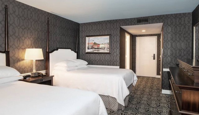 Charming Downtown Hotel Room w/Vintage Character + Historic Site