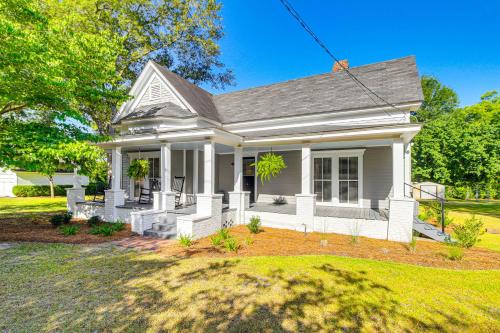 Charming Georgia Cottage ~ 19 Mi to Statesboro!