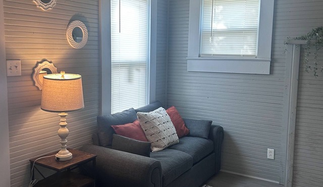 Charming studio with WiFi and appliances! in Flomaton