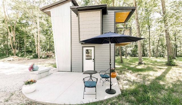 Charming Tiny House near Owensville, Missouri - Perfect for a Romantic Nature Escape