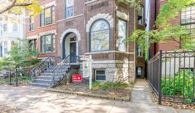 Charming Wrigleyville Home Close to the Cubs!