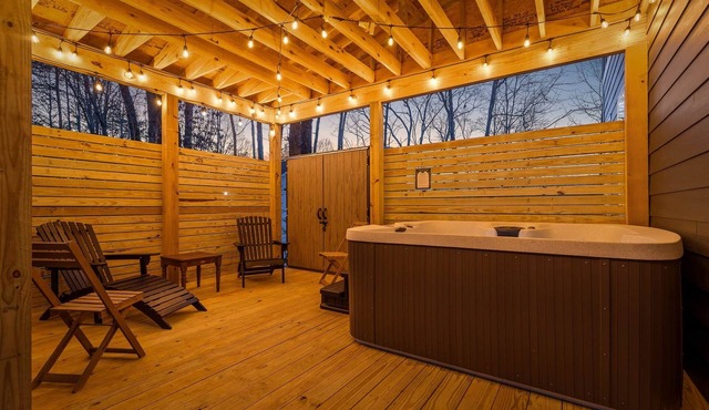 Chatt Vistas-NEW4bdr-Theater-Hot Tub-Sleeps15+