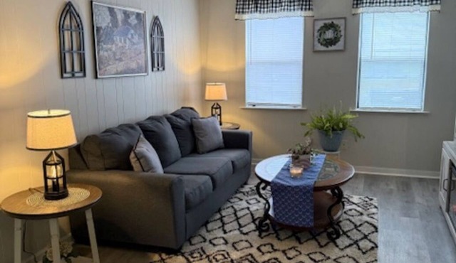 Cherry Point Landing- Cozy 2 bedroom, 1 bath apartment