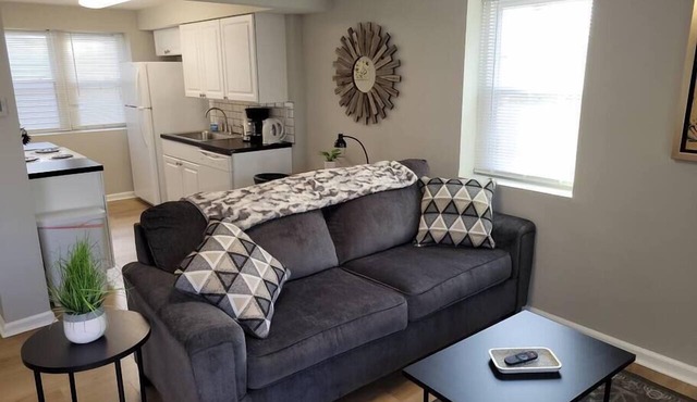 Chic Midtown Apartment – Steps to Blackstone & Dundee