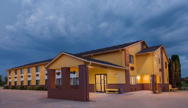 Circle S Motel