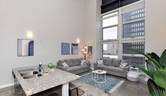 City Haven: Modern Loft 2bd/2bth Downtown DSM