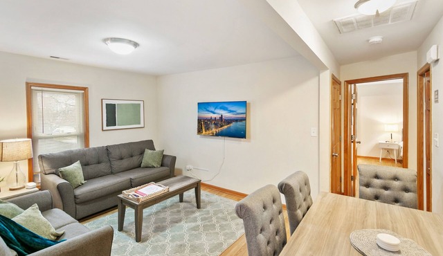 Clean Newly remodeled 2 bedroom apartment
