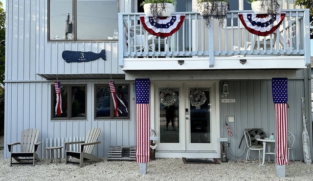 Close to the Bay and Beach! 5 BDR in the heart of Barnegat Light