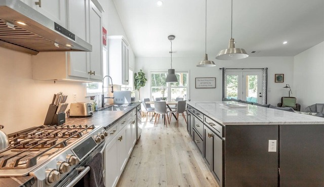 Cloudland Summit | Hot Tub + Grill | Dog Friendly