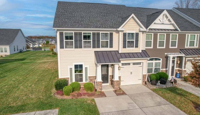 Coastal Club Villa: Resort Amenities 3 BR, 2.5 BA