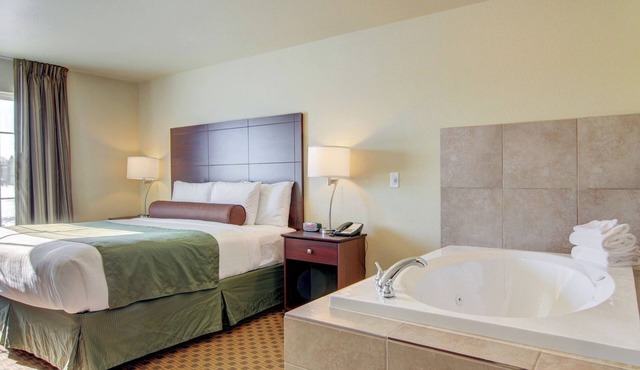 Cobblestone Inn & Suites - Carrington