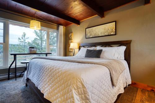 Columbine Cabin at Highland Meadows - Black Hills Retreat