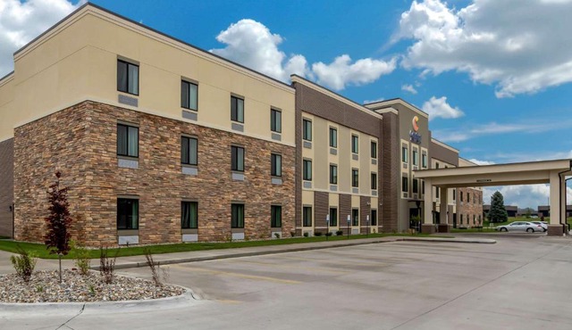 Comfort Inn & Suites Ames near ISU Campus