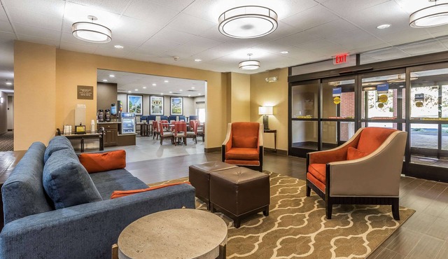 Comfort Inn & Suites Dalton West