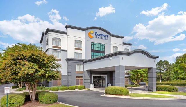 Comfort Inn & Suites Greenville Near East Carolina University