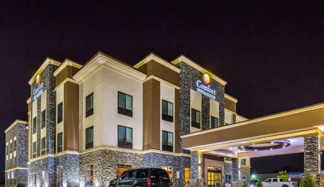 Comfort Inn & Suites Moore - Oklahoma City