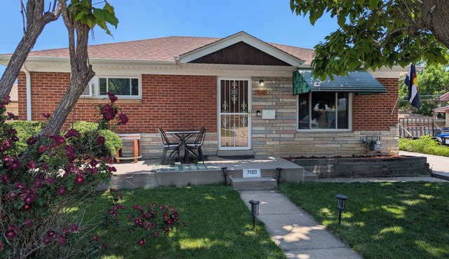 Comfortable and quiet family neighborhood 420 friendly in Denver