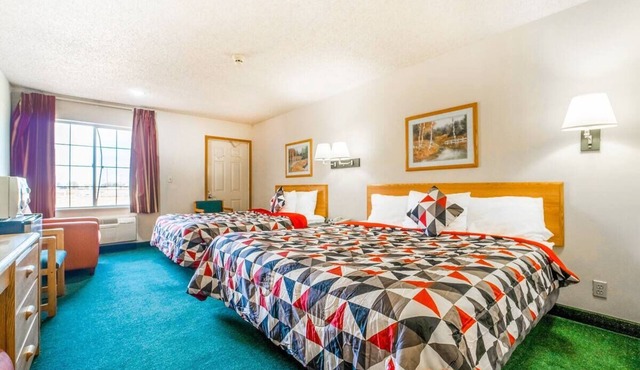 Comfortable Texhoma Lodging Perfect for a Relaxing Night