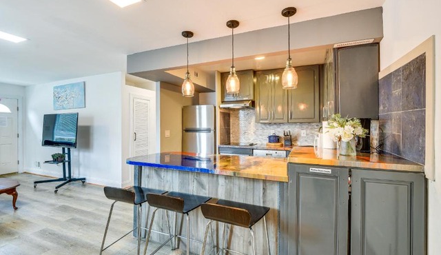 Convenient Glenarden Home - 3 Mi to FedEx Field!