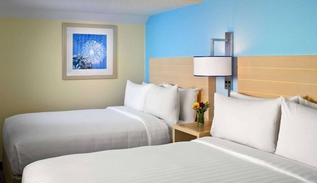 Convenient Stay in Minnesota, 3 Beautiful Units, Onsite Pool, Pets Allowed
