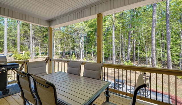 Cottage 1 Mi to Lake Gaston Beach & Boat Launch