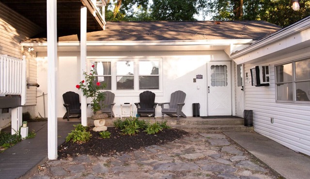 Cottage #8 Herons Nest Lg 2 rooms Under Main House
