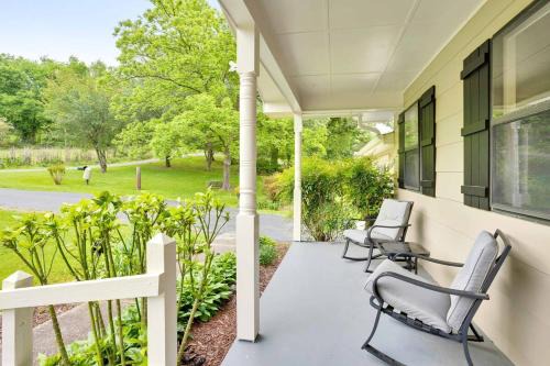 Country Lane Cottage- privacy & quiet neighborhood