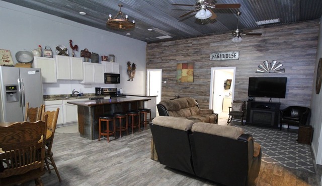 Country Living 15 Minutes From Downtown Tulsa