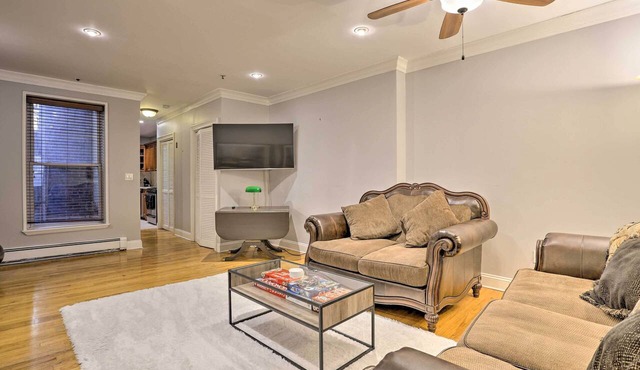 Couple’s Hub Near MetLife, Walk to Public Transit!