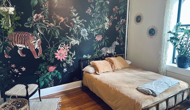 Cozy 1-bedroom apartment in delightful Brooklyn with AC near subway and park
