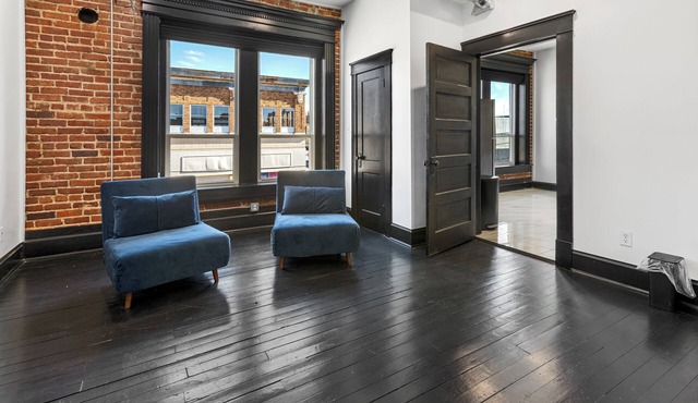 Cozy 1-bedroom apartment in charming downtown Okmulgee