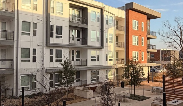 Cozy 1-bedroom apartment in peaceful Austin with AC and gym access