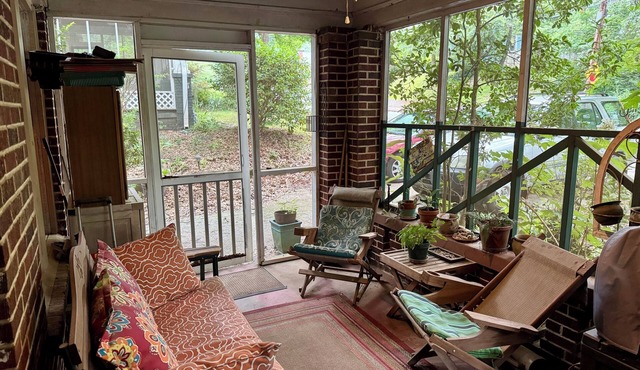 Cozy 1-bedroom bungalow in East Atlanta