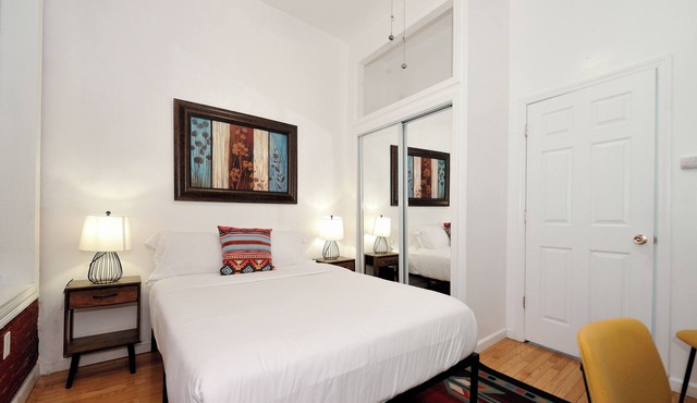 Cozy 2BR Apt in LES/Steps to Soho&Chinatown